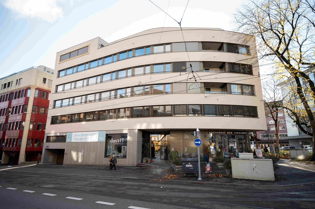 Unterirdischer Parkplatz, Foto 1 von 2