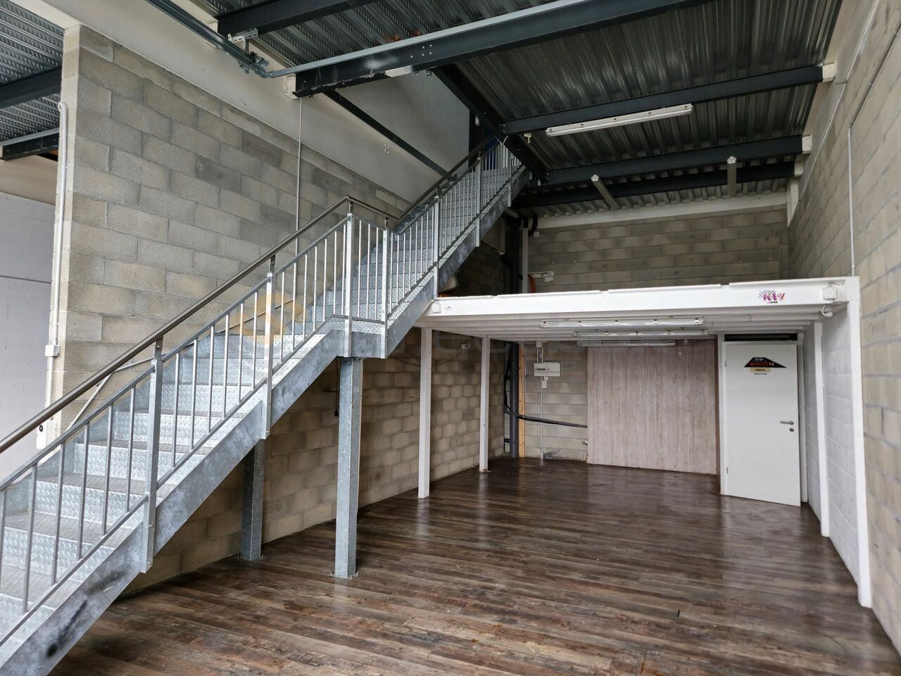 230m² Gewerbe, Foto 1 von 6