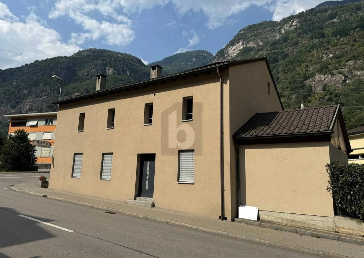 7 rooms duplex house