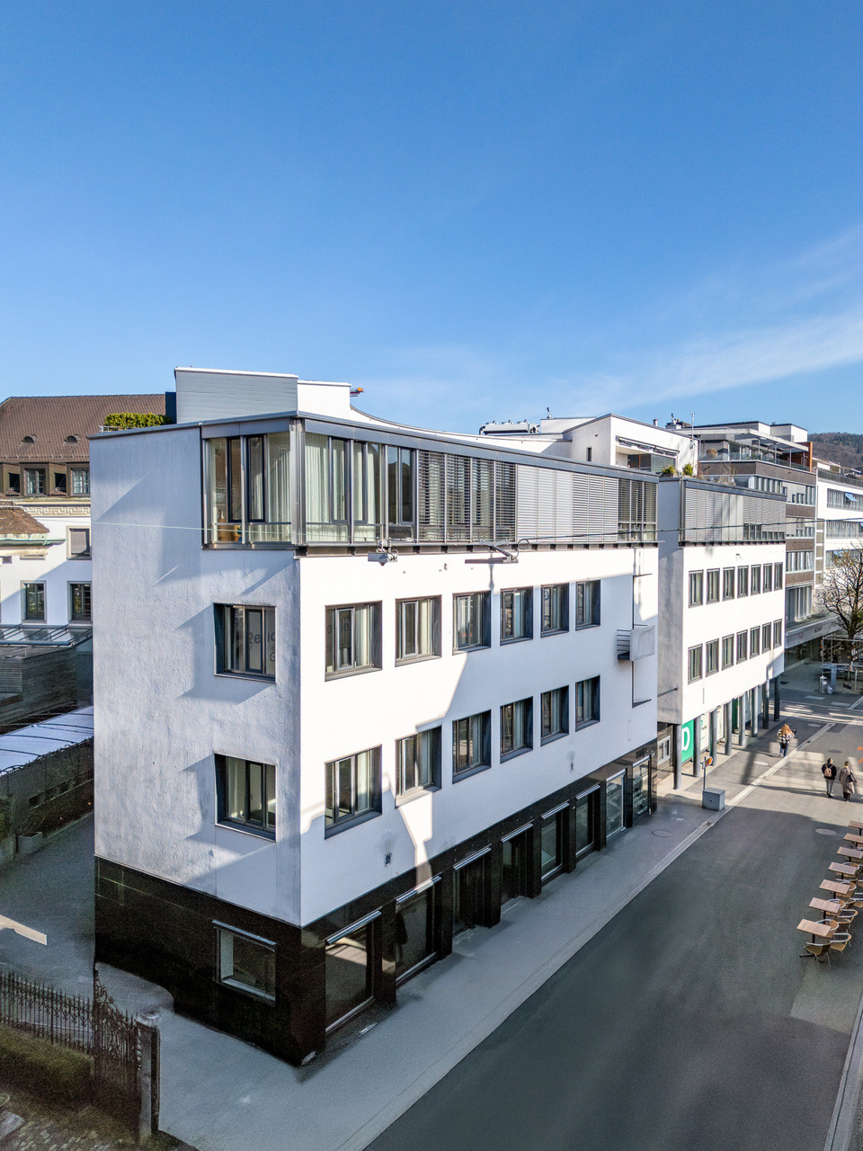 98m² office