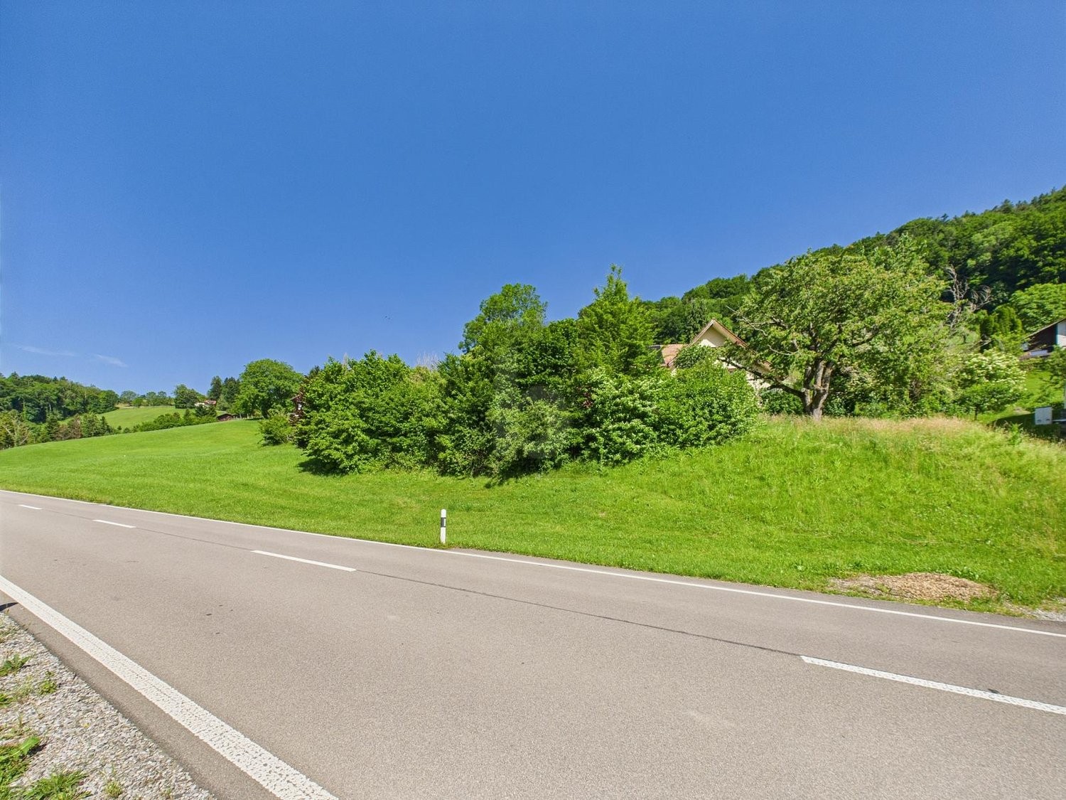 1000m² building land