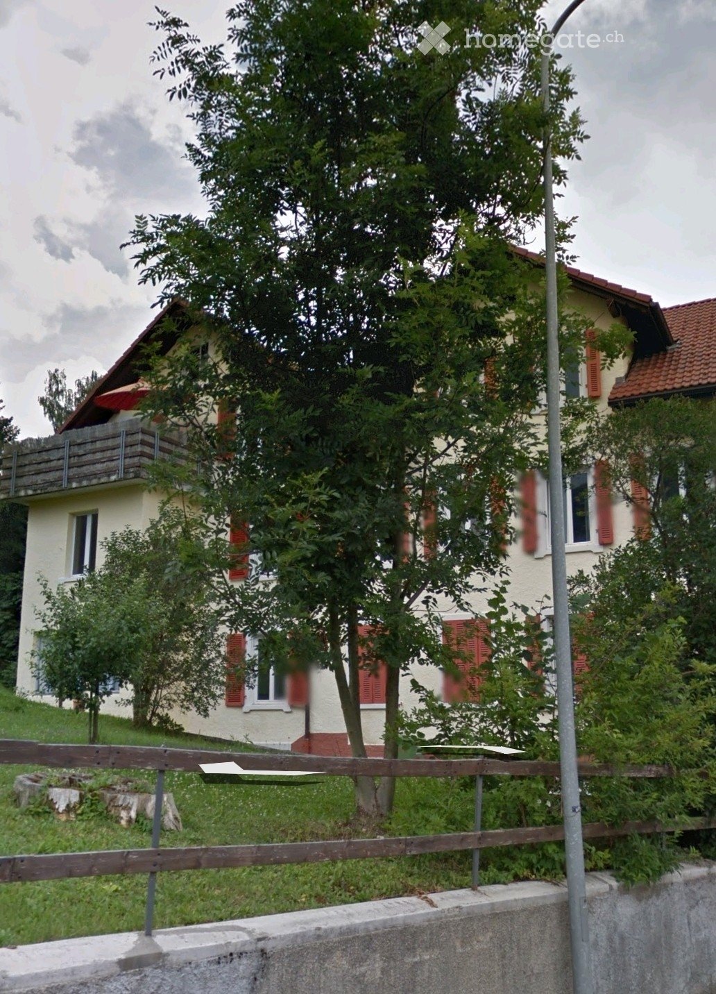2 ½ Zimmer-Wohnung
Offene Küche zum Wohnzimmer, ein Schlafzimmer und ein kleines Büro
Frei ab Oktober
