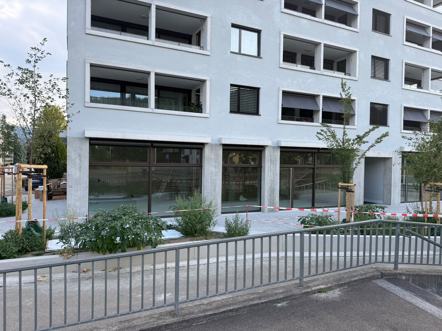 140m² commercial