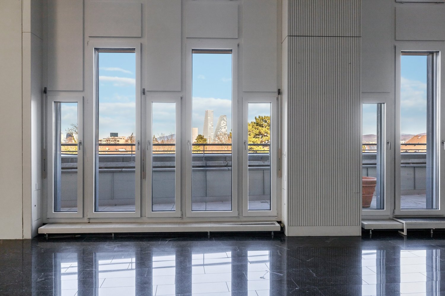 526m² commercial