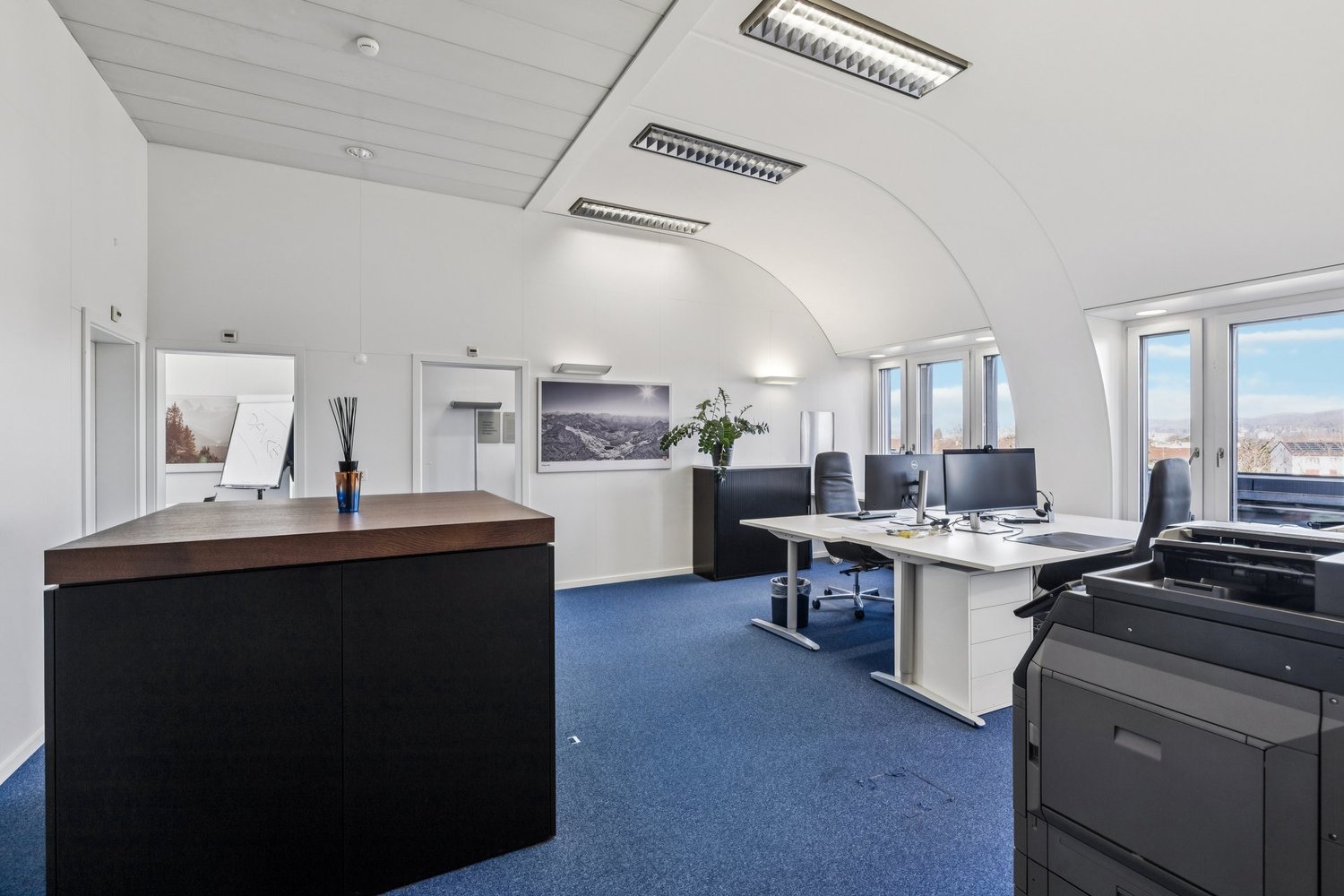 526m² commercial