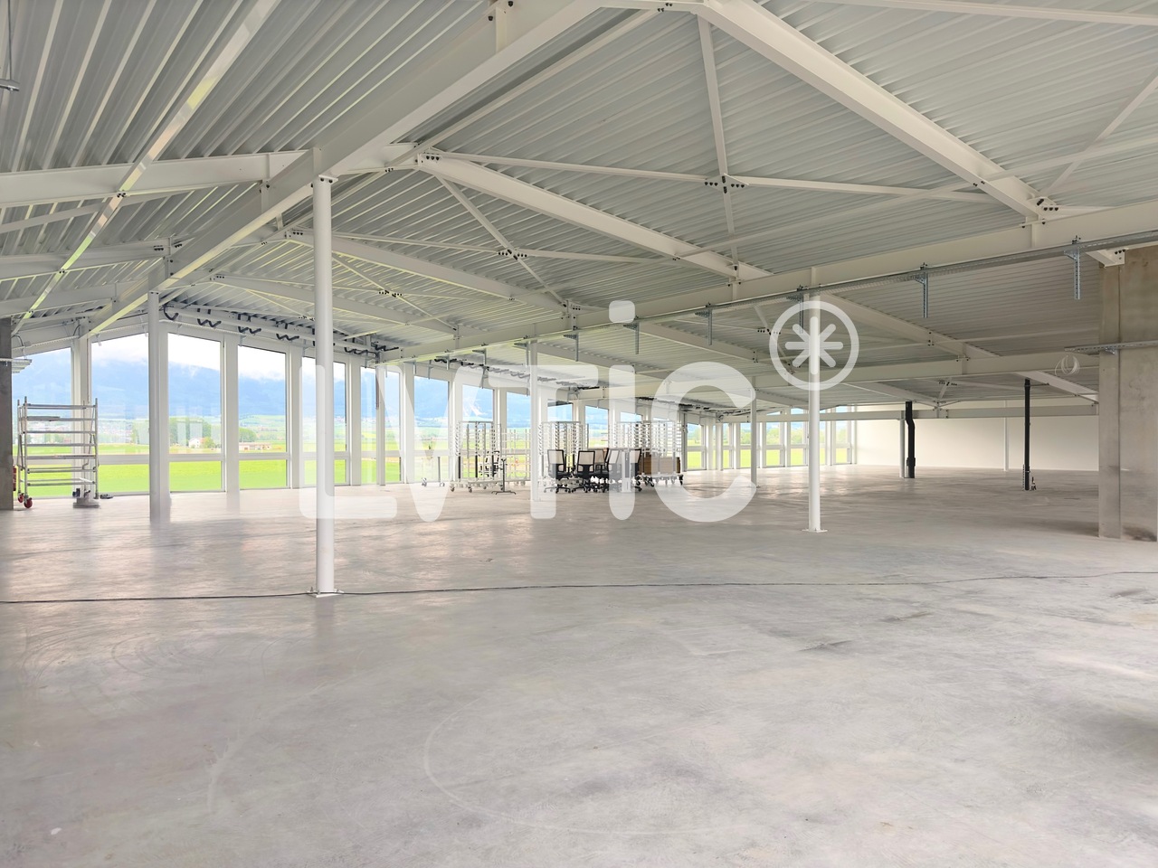 600m² atelier, Foto 1 von 9