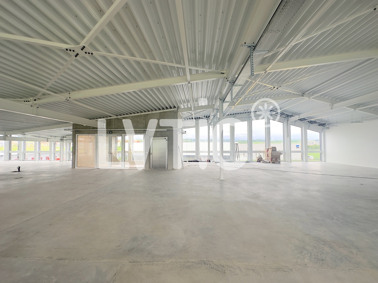 600m² atelier, Foto 3 von 9