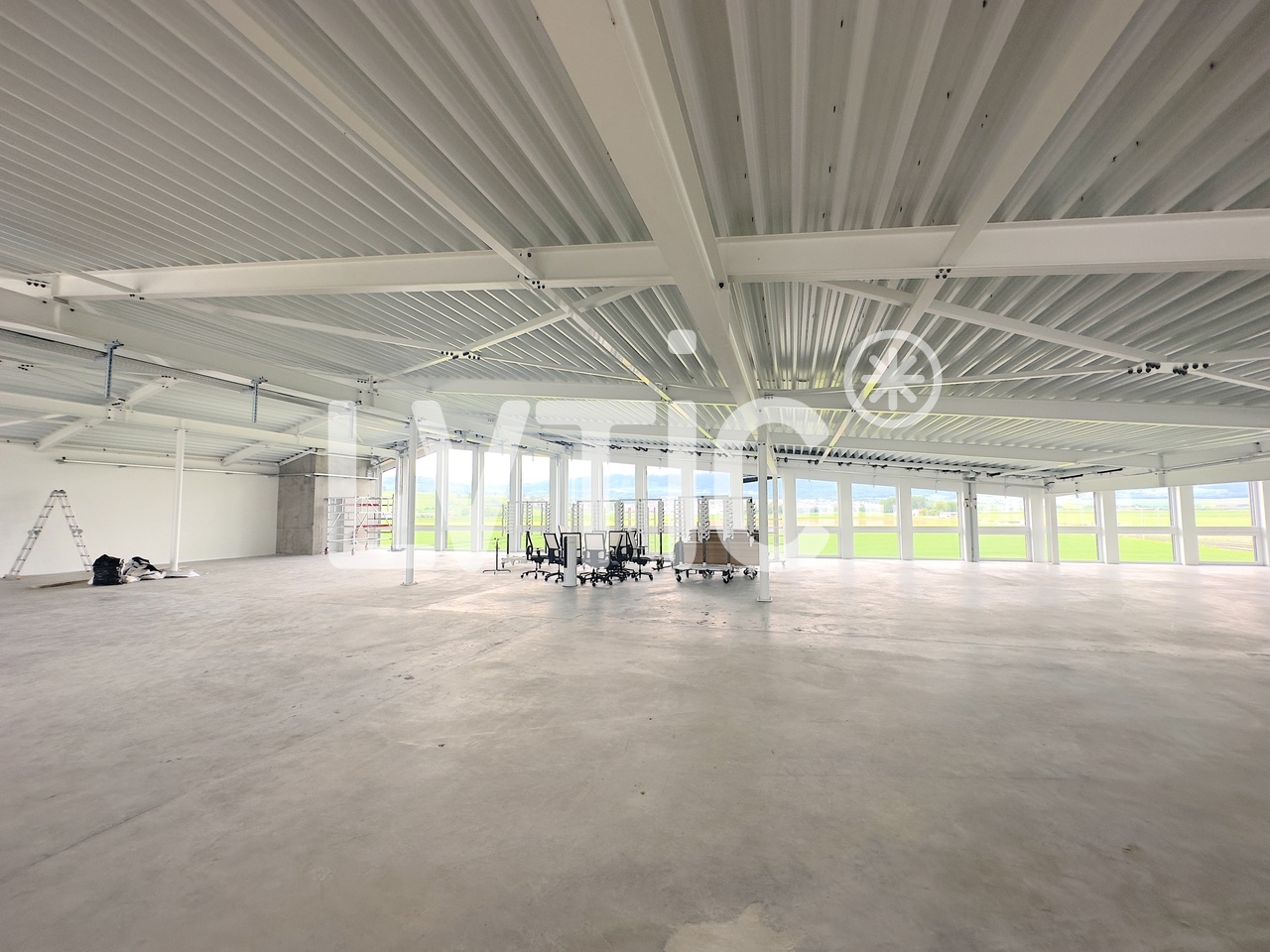 600m² atelier, Foto 2 von 9