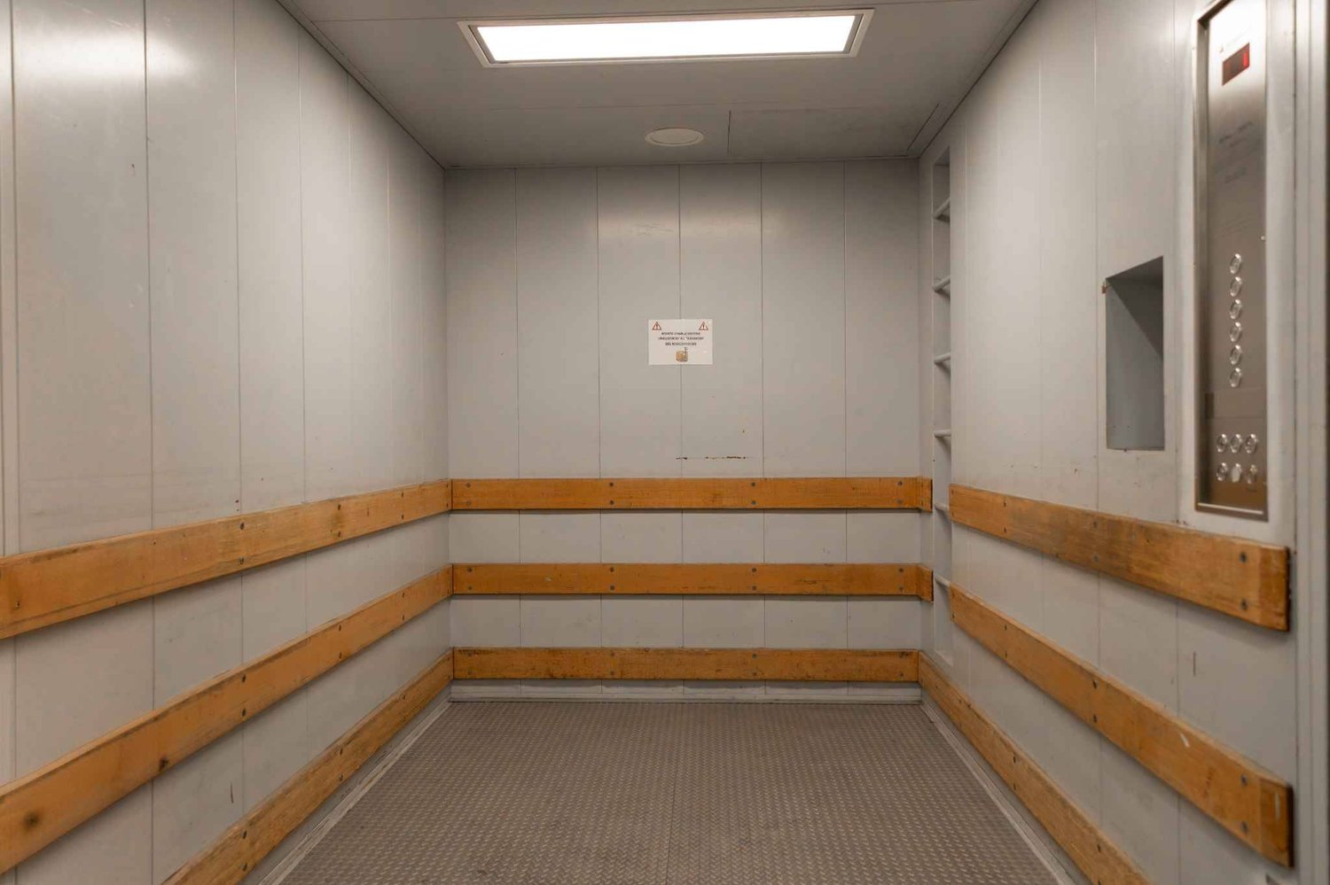 467m² deposito, foto 8 di 10