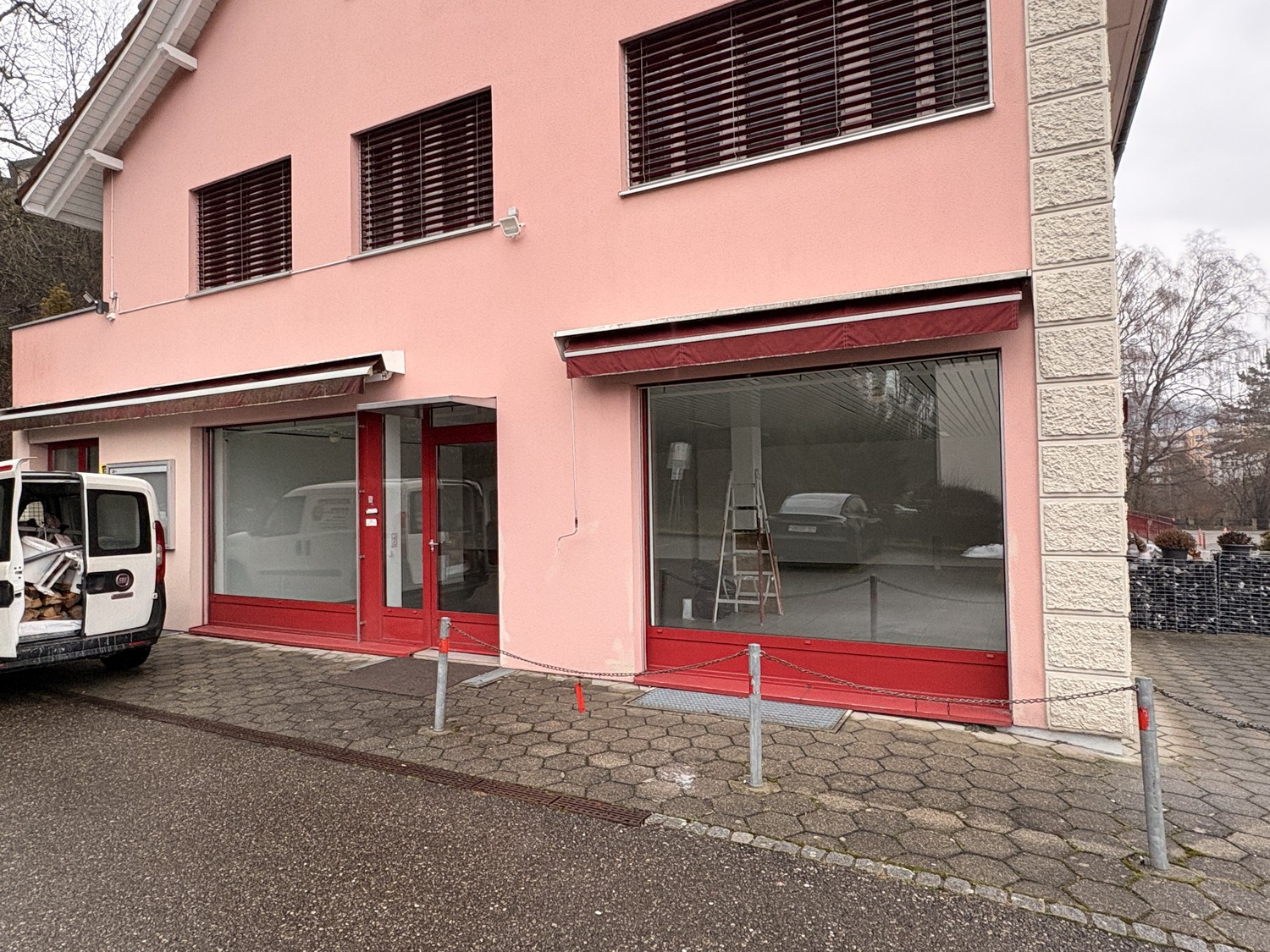 193m² shop, Foto 4 von 10