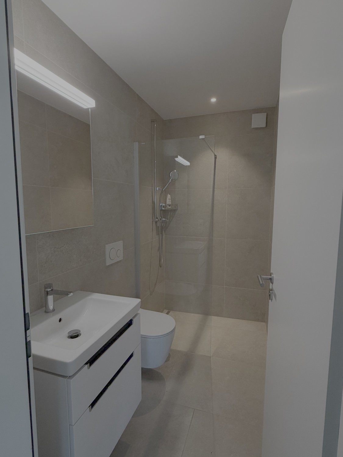 1800m² commercial
