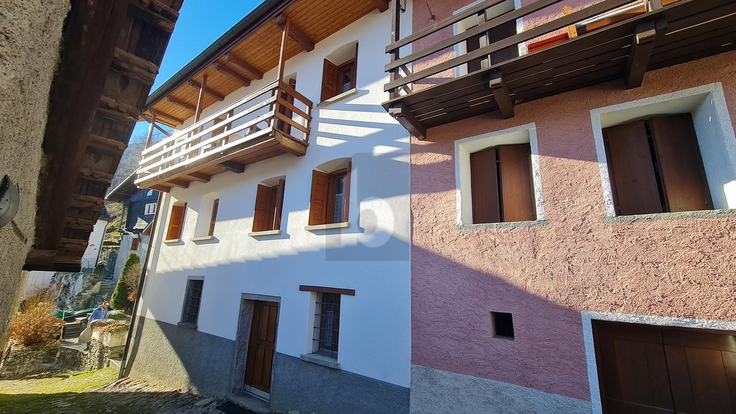 9 rooms single house, Foto 2 von 4