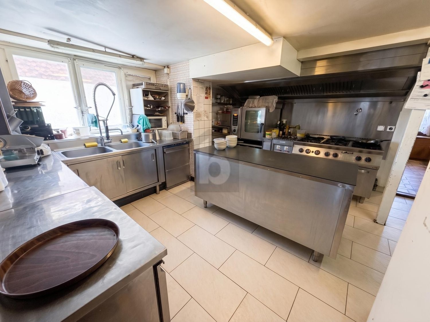 650m² Wohn- / Geschäftsgebäude, Foto 4 von 4