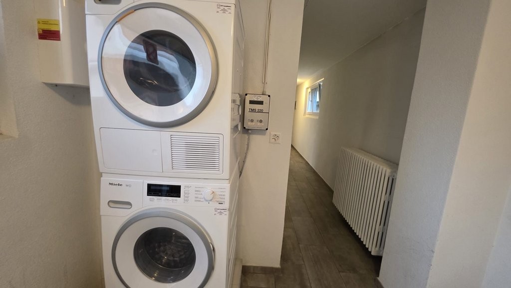 1 room single room
