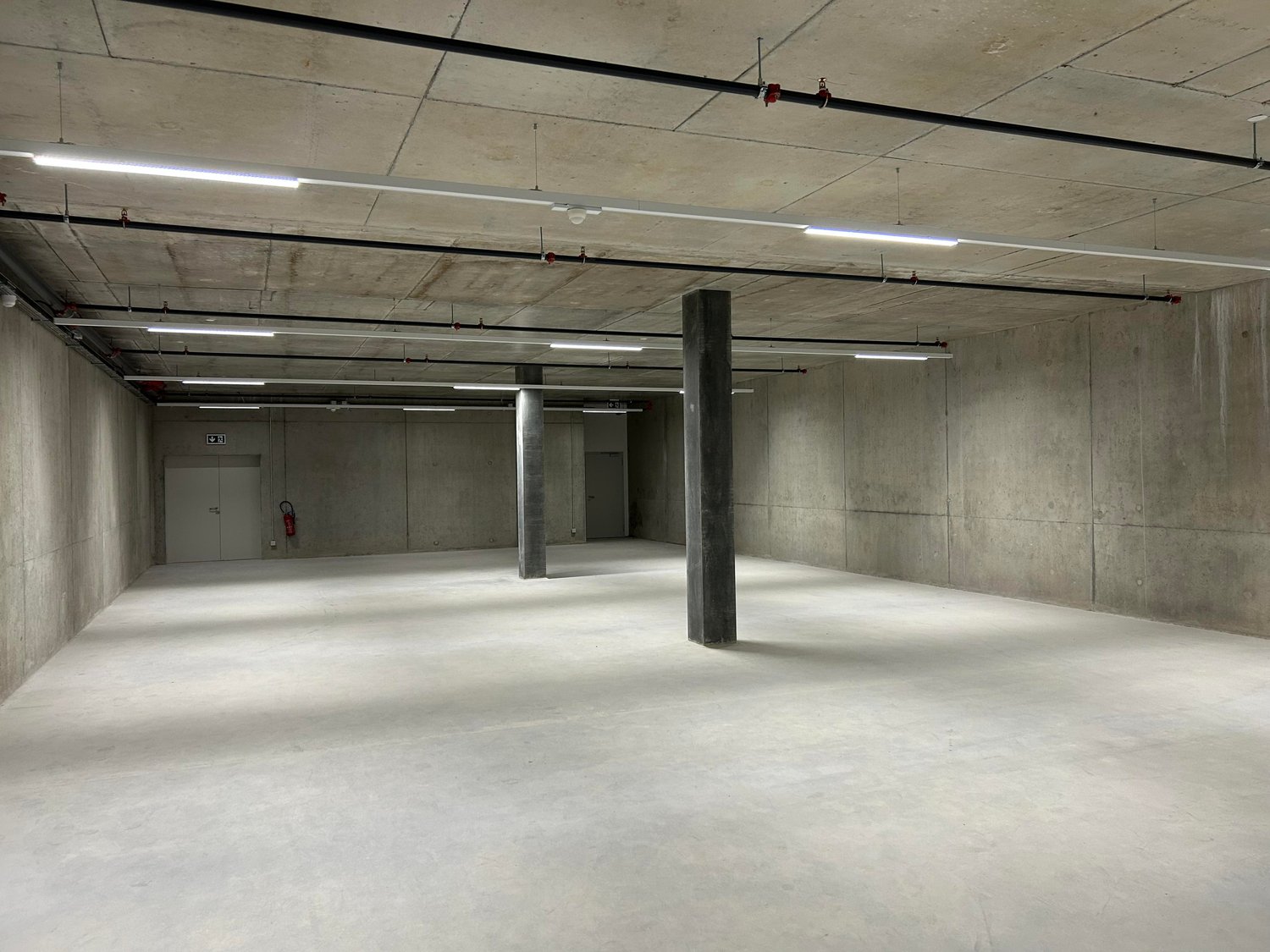 730m² industrial object, photo 4 of 6