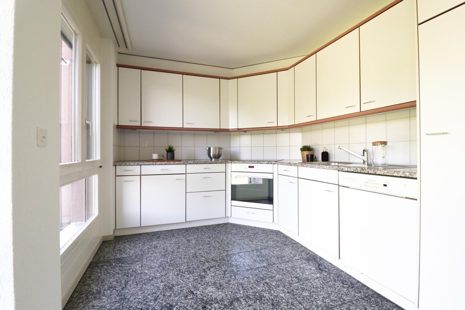 2 ½ rooms roof flat, Foto 1 von 10