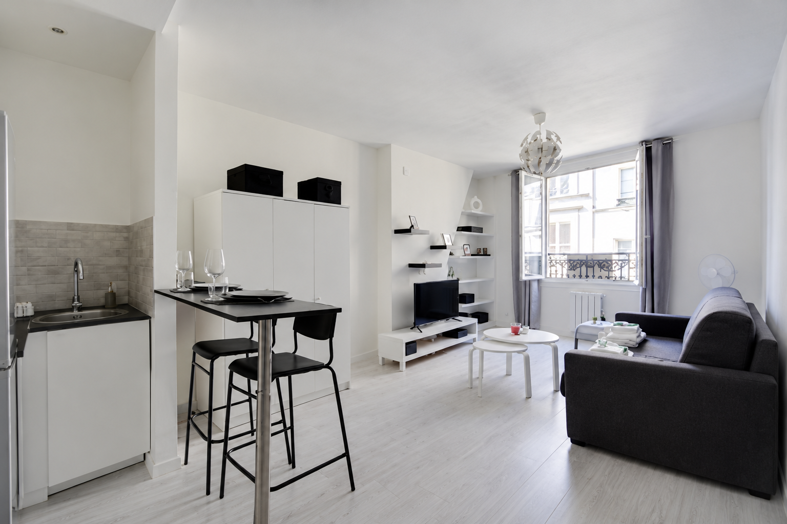 1-Zimmer-Studio im 2. Stock, kürzlich renoviert, Stadtzentrum von Lausanne