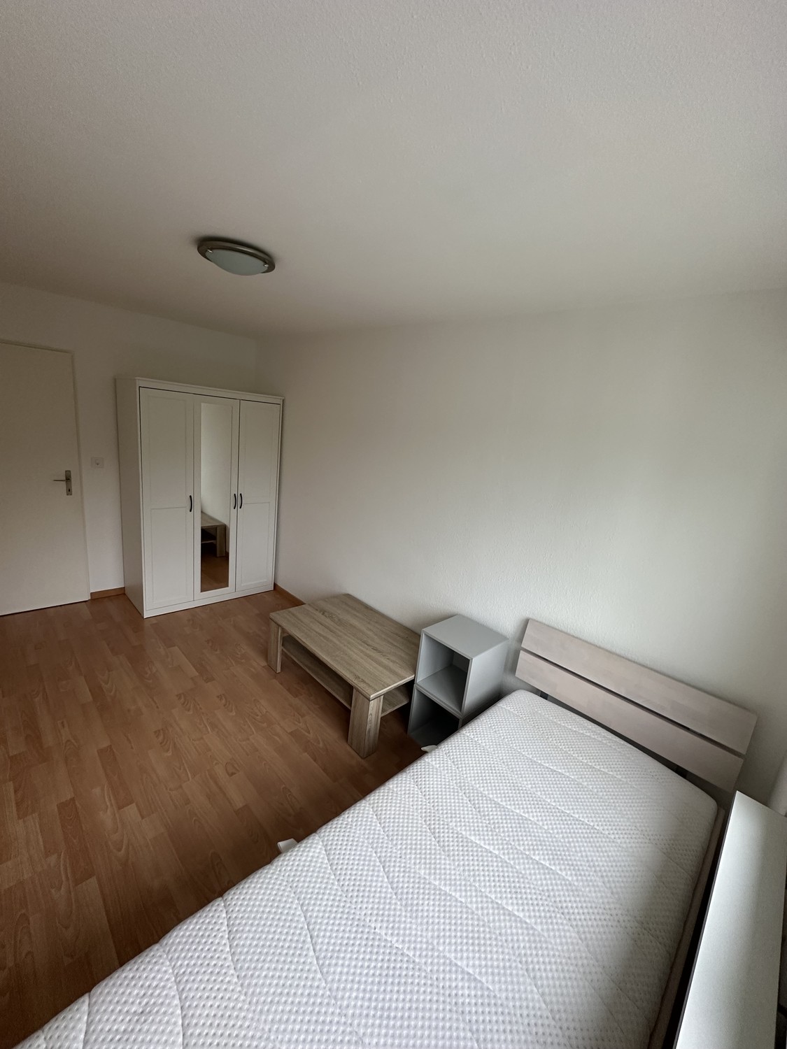 Room in a shared flat, Foto 1 von 2