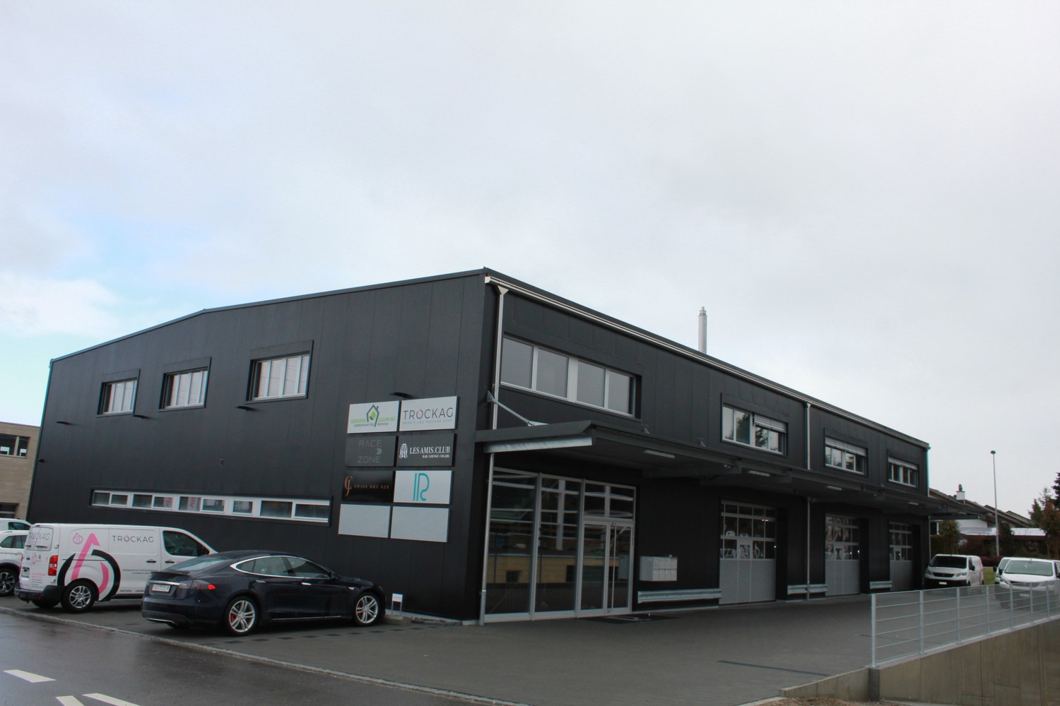 153m² commercial