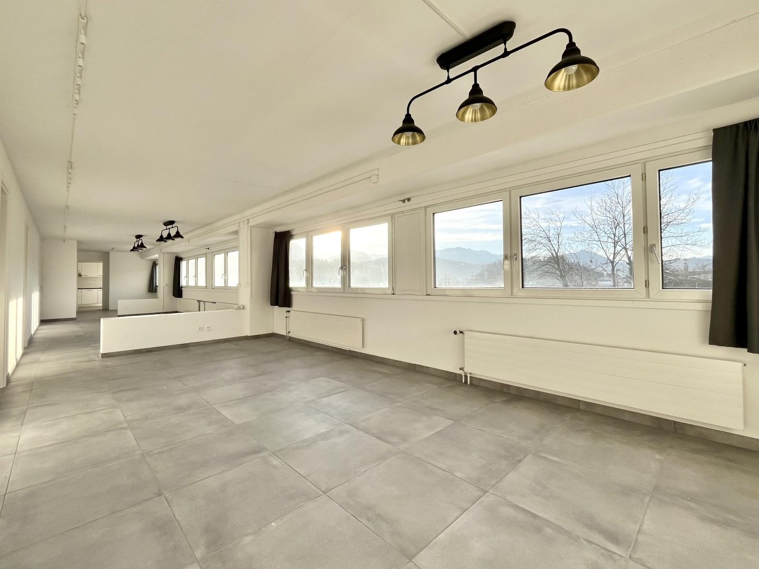 70m² living / commercial building