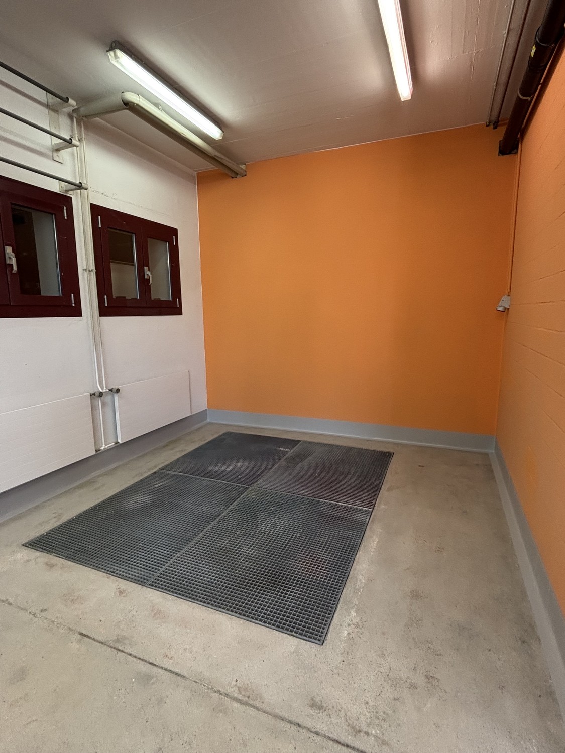 108m² commercial