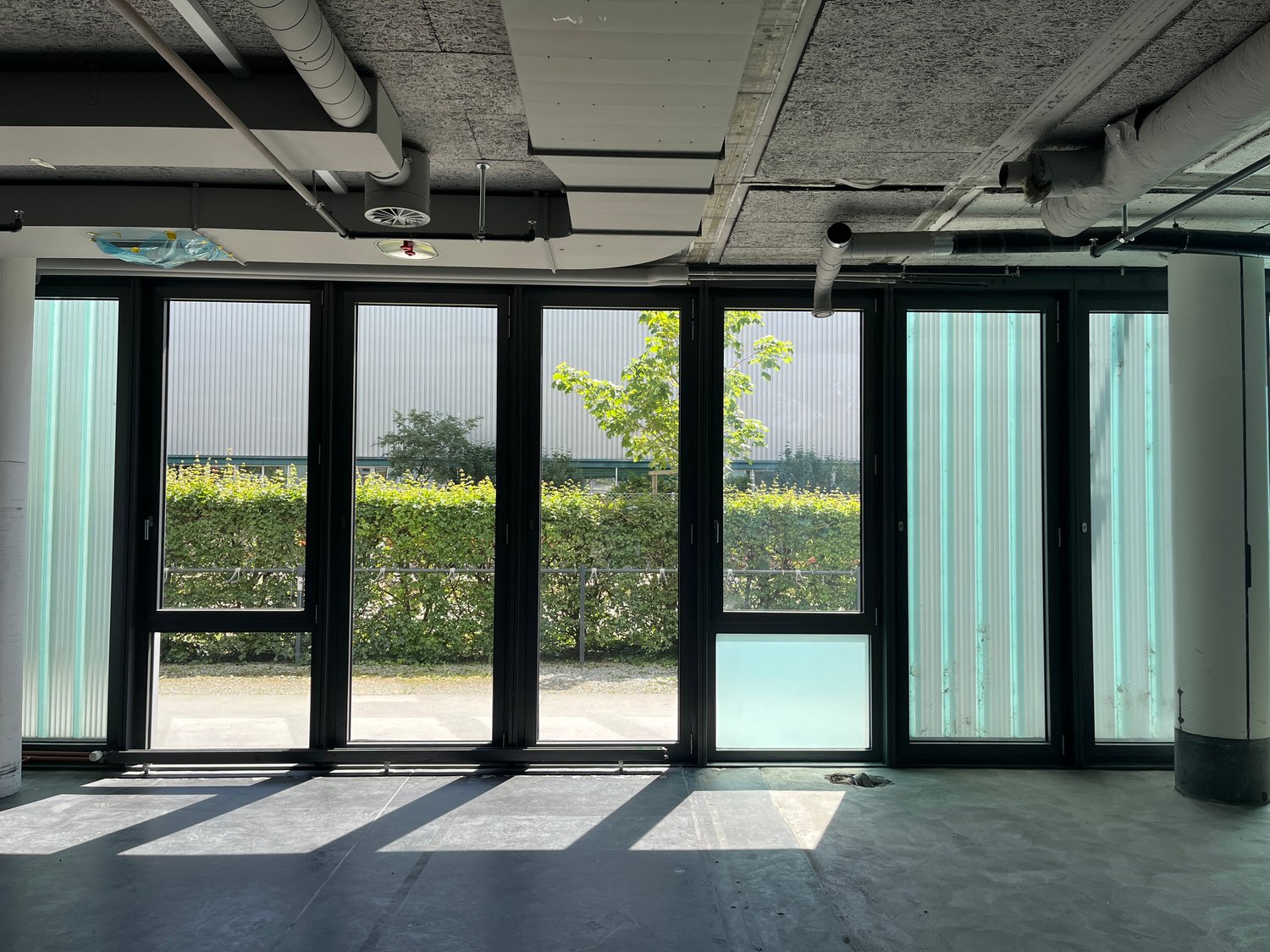 120m² shop