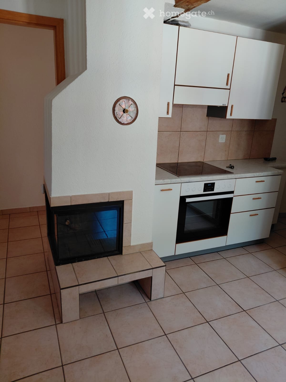 Appartement de 2 ½ pièces

Situé au 3ème étage
Cheminée de salon
Cuisine agencée
Cave et grenier
Poutres apparentes
Proche de la gare, de la Migros, Denner et Coop