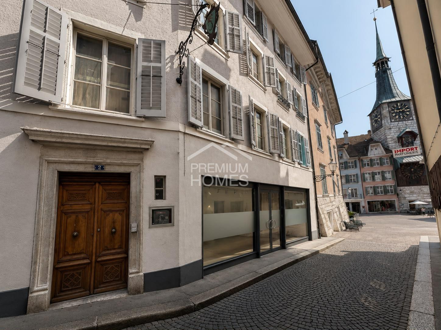 194m² living / commercial building