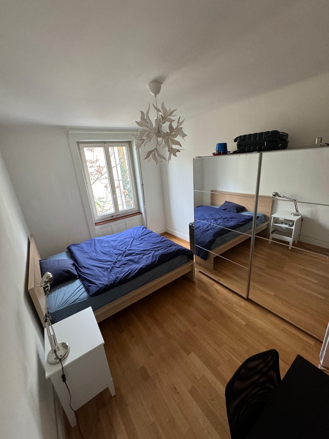 Zimmer in einer WG

Ich suche zwei freundliche neue Mitbewohner für unsere Wohnung in Zürich! 

Zwei meiner aktuellen Mitbewohner schlagen neue, spannende Kapitel auf — einer zieht nach NYC und der andere zieht zu seiner Partnerin — daher suche ich zwei tolle Menschen, die die Wohnung zu ihrem neuen, Foto 4 von 7