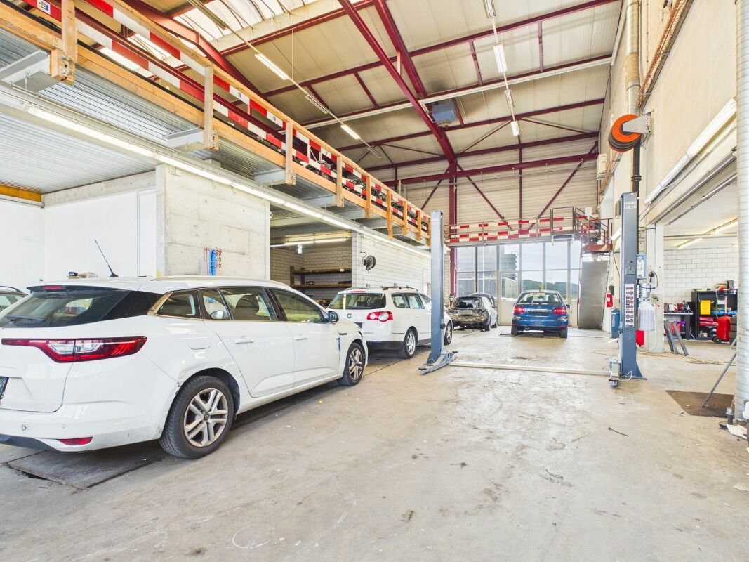350m² workshop, Foto 1 von 9