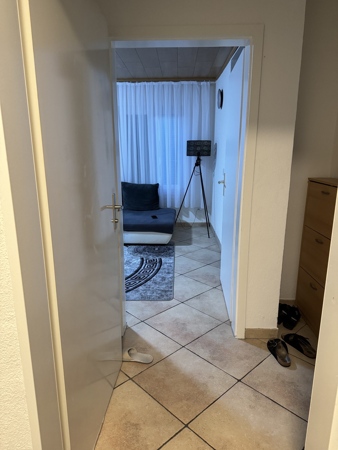 Appartement 2 ½ pièces à louer dès le 01. juillet.
CHF 1700.- incluant les frais accessoires
Dépôt 5100fr (3 mois de loyer) Caution Suisse NON possible ❗️
Très bonne situation à Schlieren (Hauptsatrasse)
❗️pas de balcon ❗️
❗️pas de parking ❗️