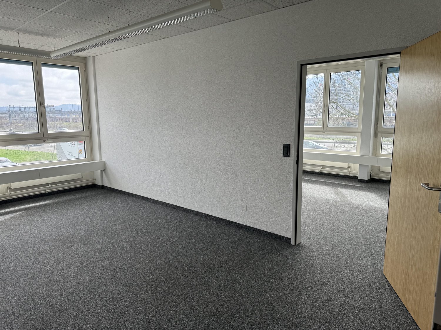 150m² office