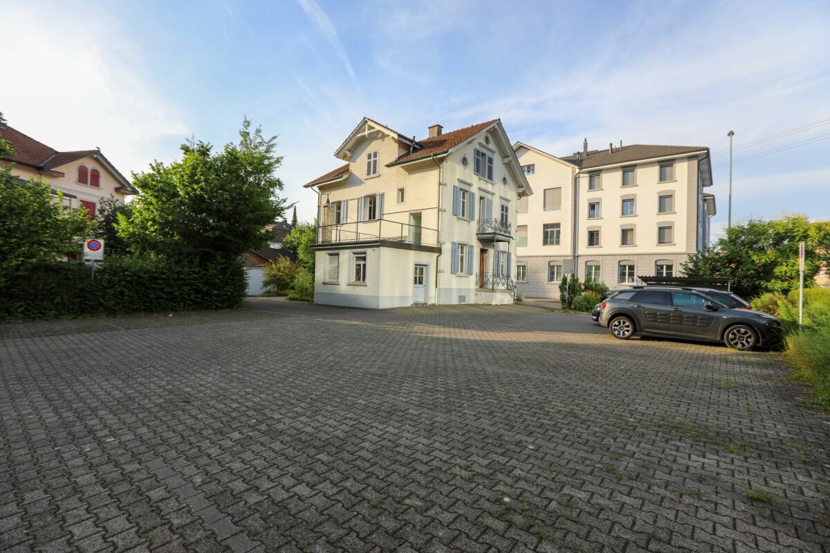 184m² commercial
