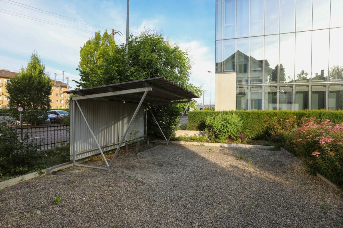 184m² commercial