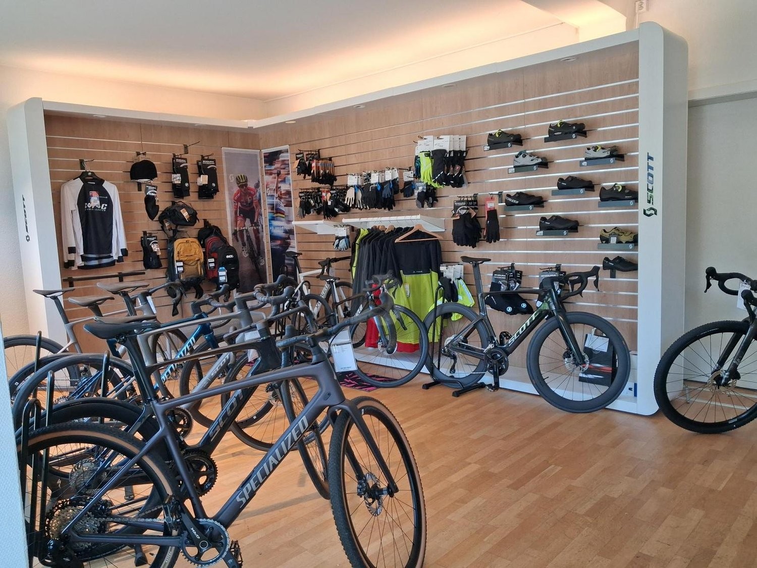24m² shop