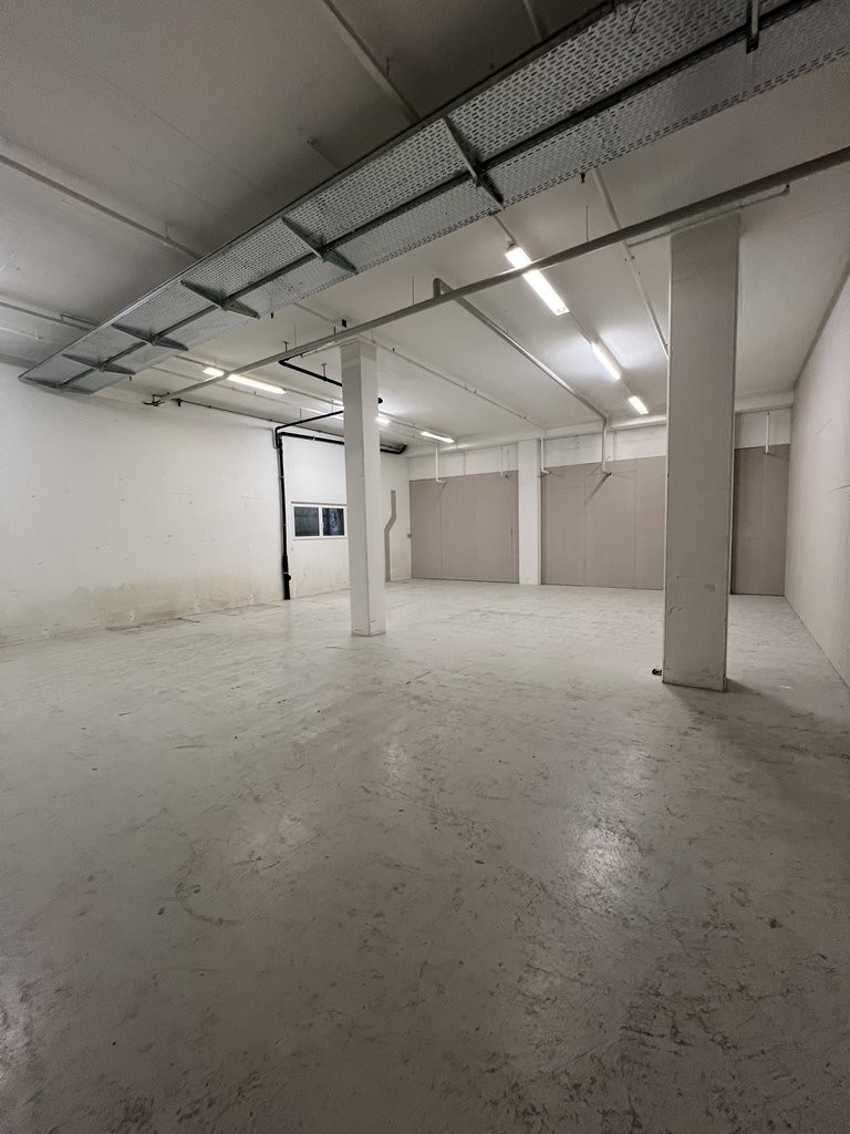 746m² storage room, Foto 1 von 4