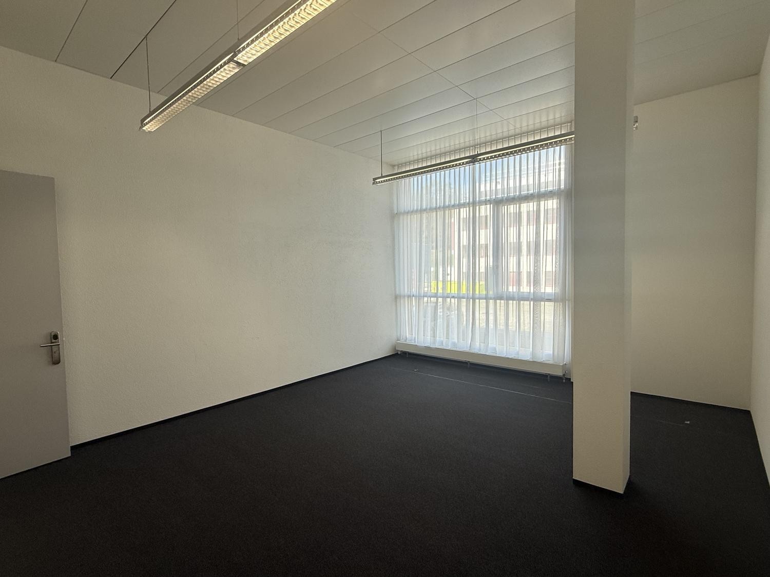 27m² office
