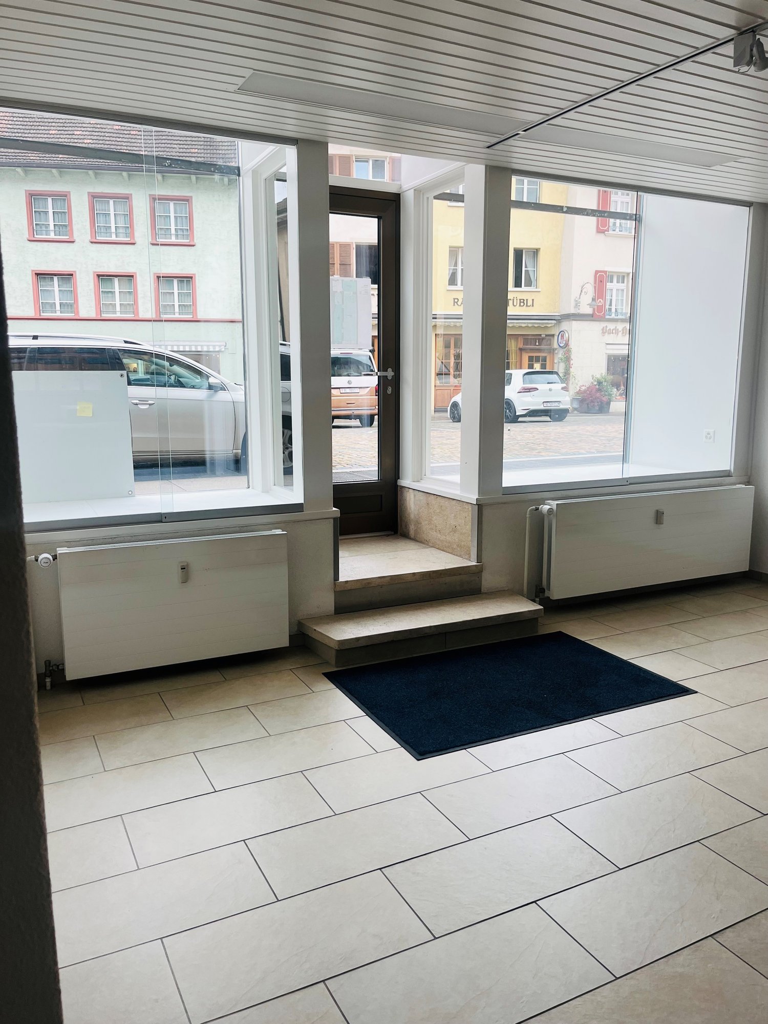 170m² commercial