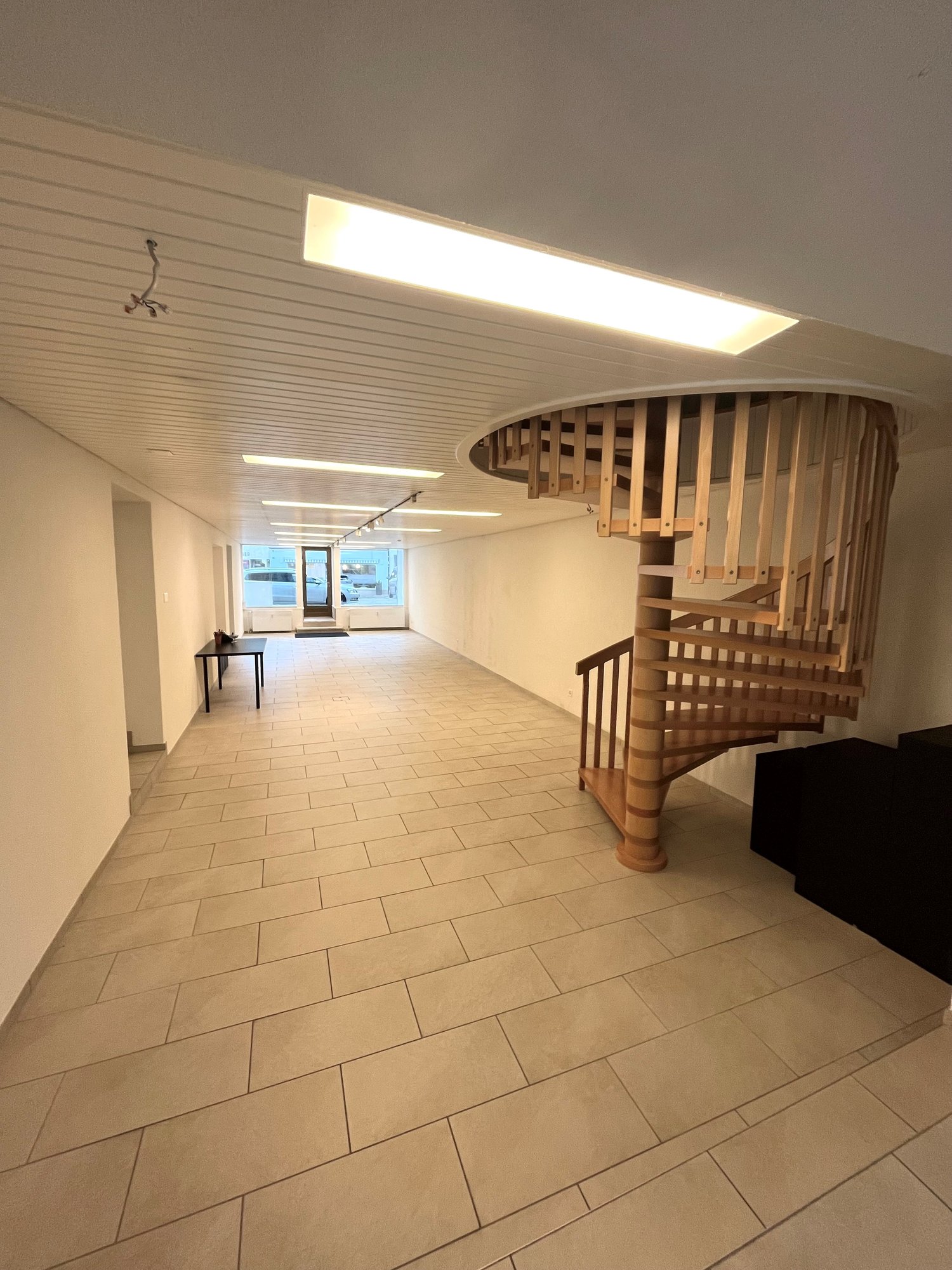170m² commercial