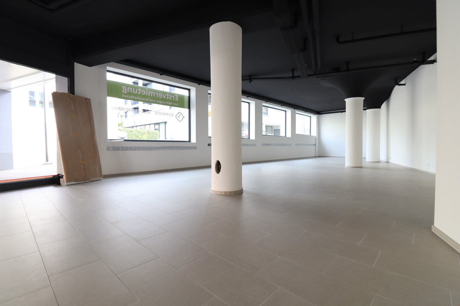 122m² commercial