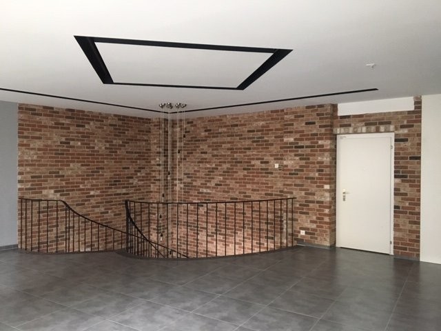 150m² commercial