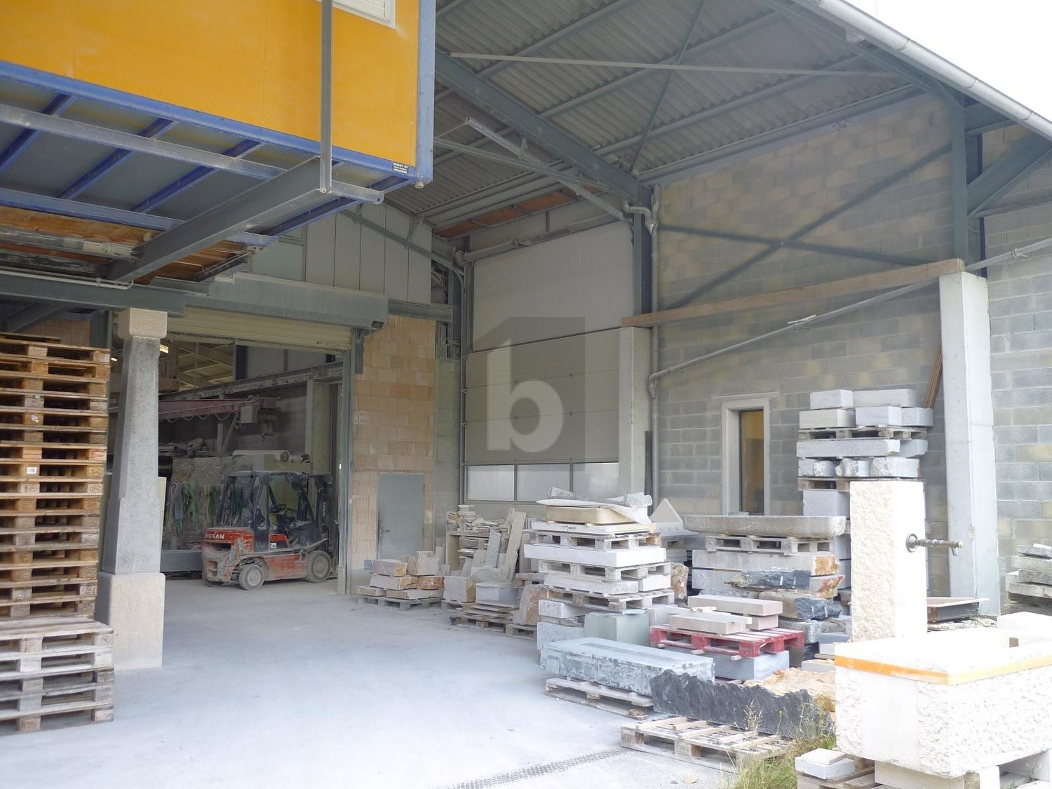 390m² industrial object
