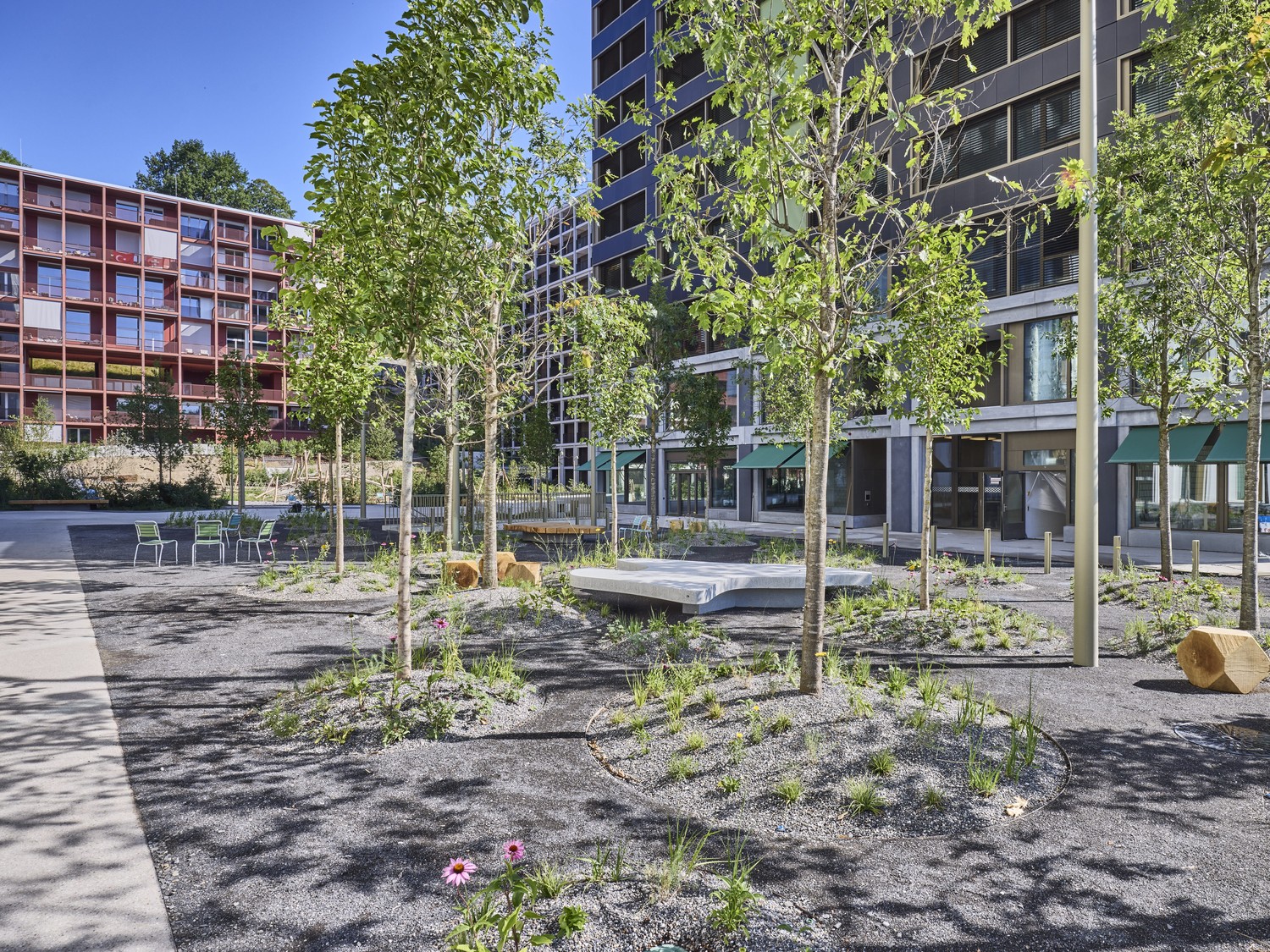 380m² commercial
