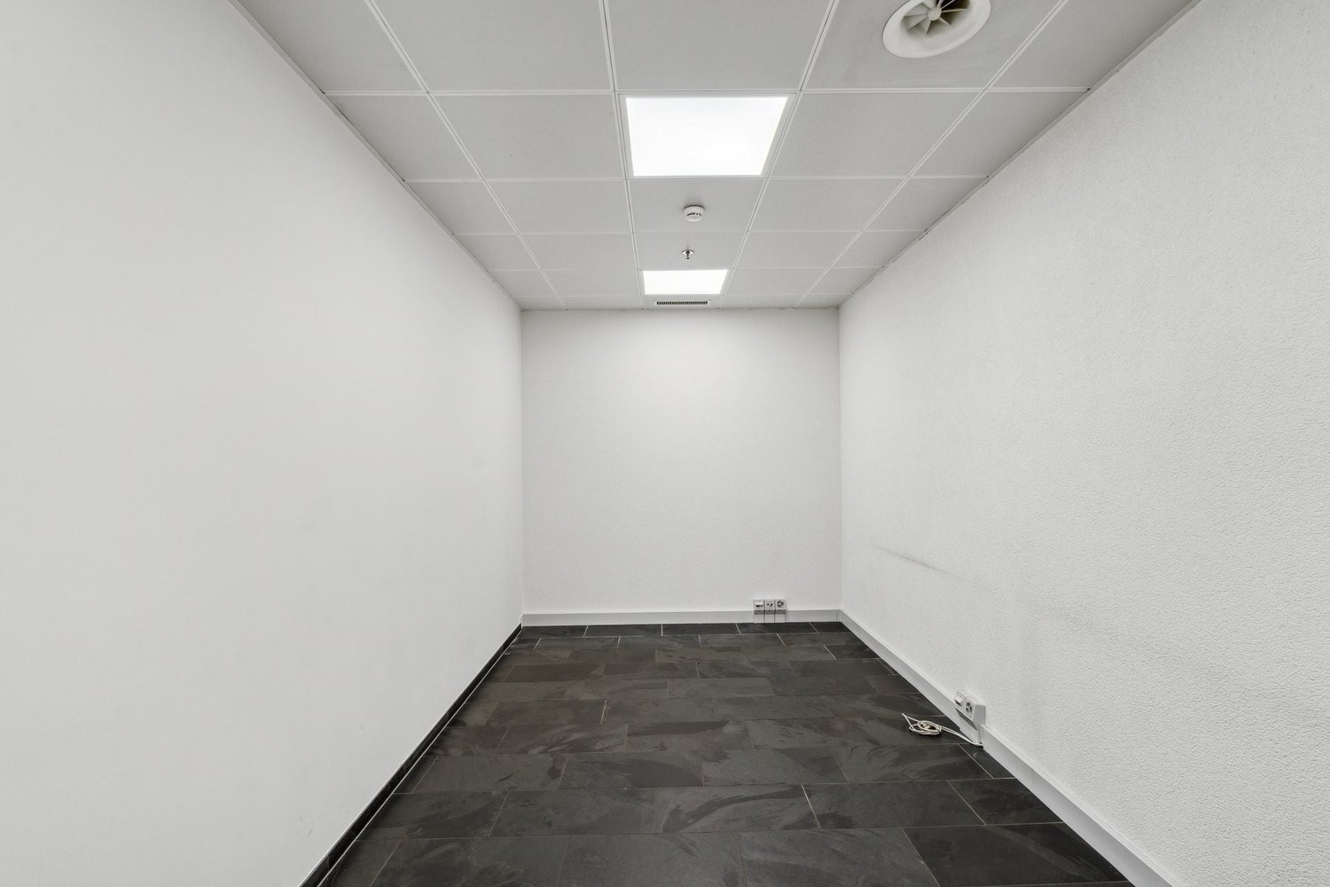 103m² shop, Foto 6 von 8