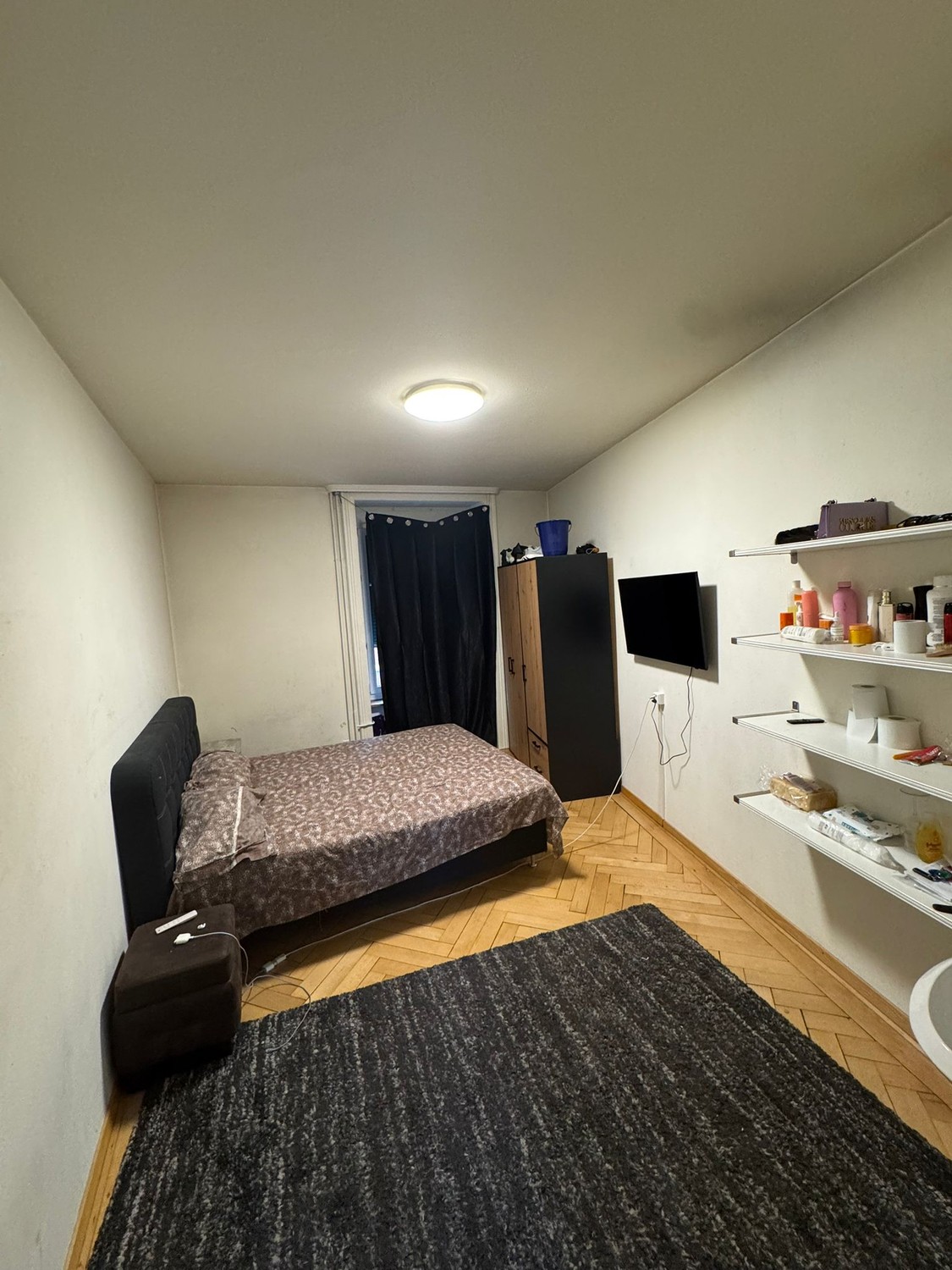 Room in a shared flat, Foto 2 von 3