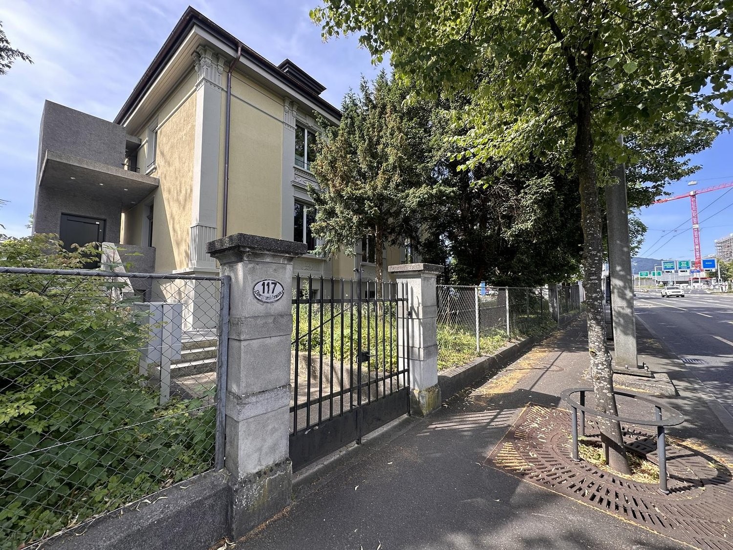 160m² office