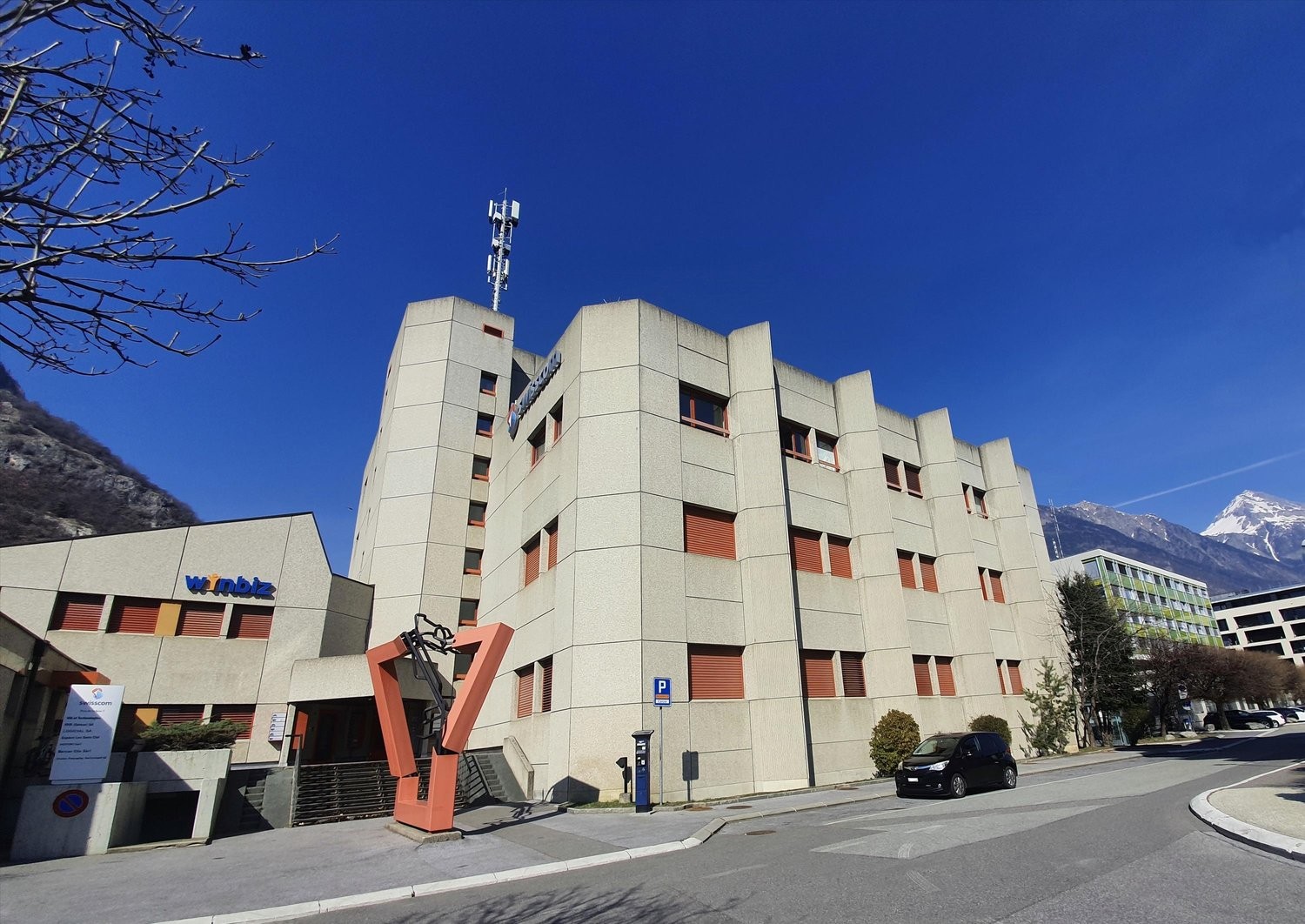 443m² office