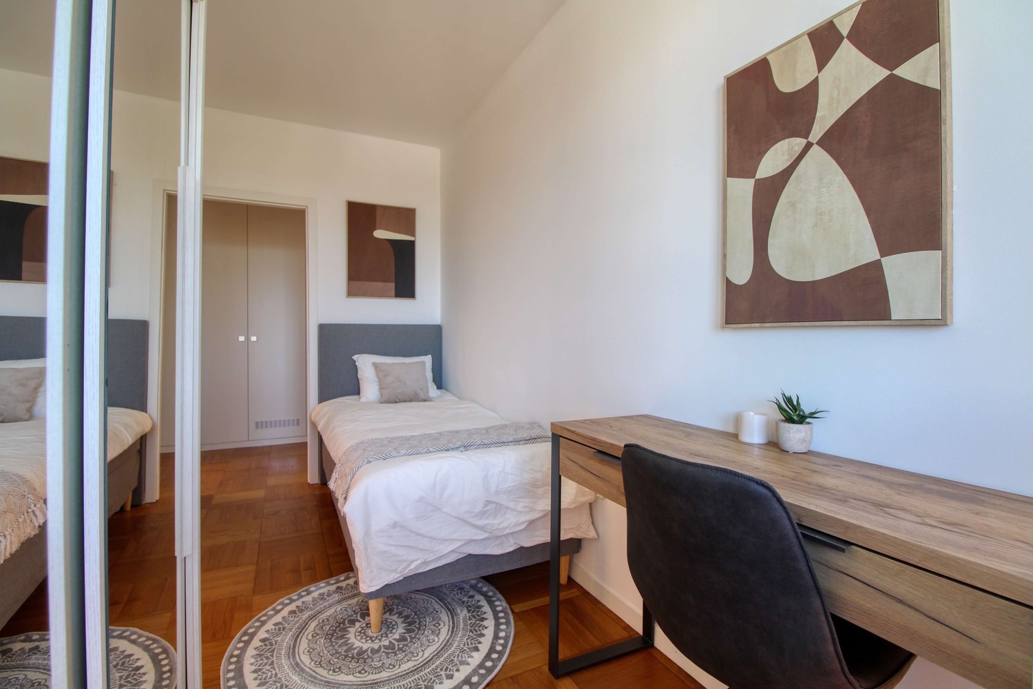 1 room single room