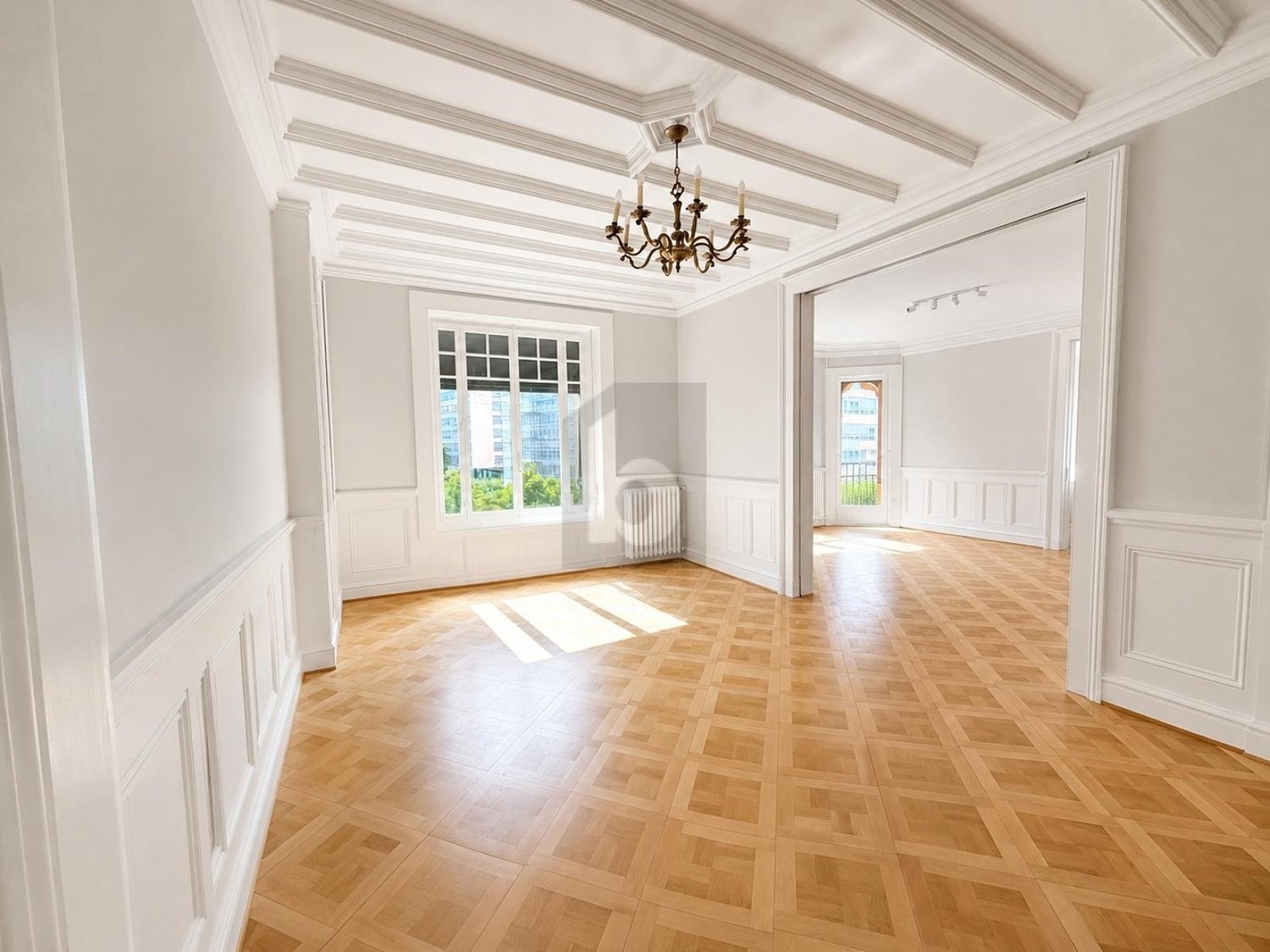 8-Zimmer-Wohnung, Foto 1 von 4