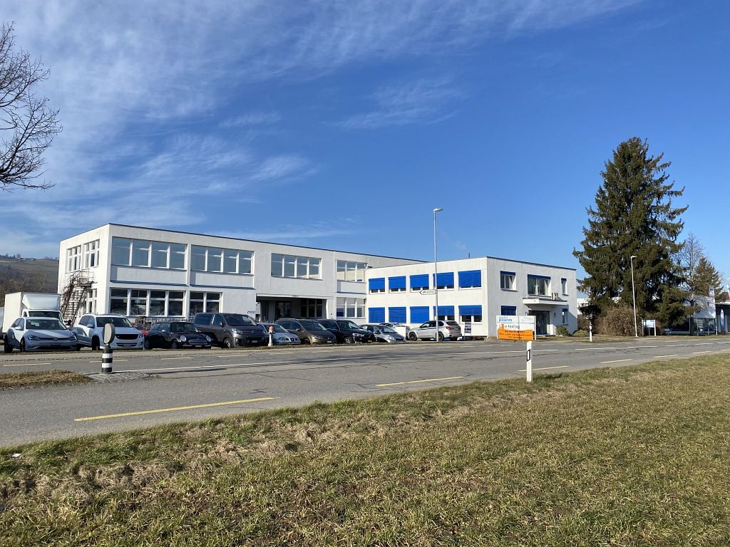 160m² commercial